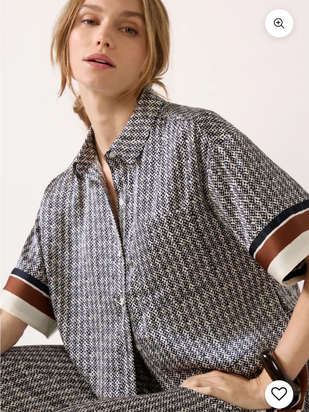 Evereve Catherine Satin Short Sleeve Button-Down with Brown Trim